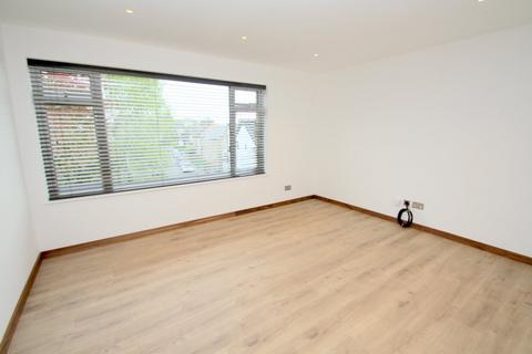 2 bedroom apartment to rent, Budebury Road, Staines-upon-Thames, TW18