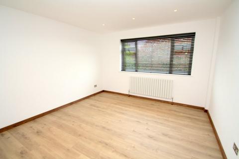 2 bedroom apartment to rent, Budebury Road, Staines-upon-Thames, TW18