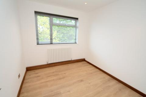 2 bedroom apartment to rent, Budebury Road, Staines-upon-Thames, TW18