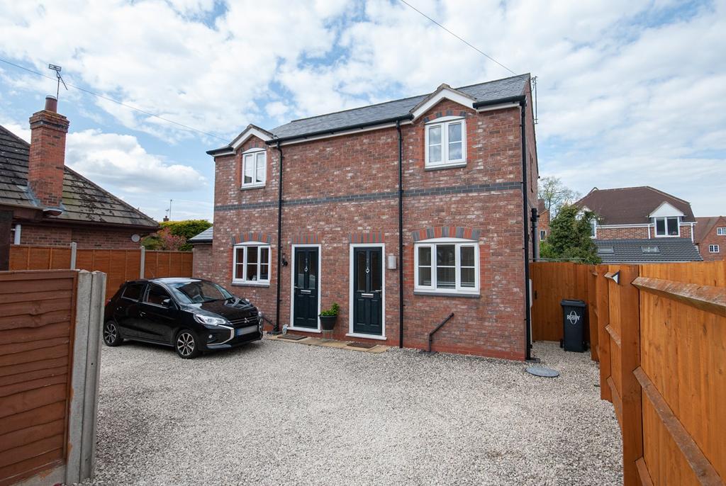 Mews Cottages, Lane, Bilton, Rugby, CV22 2 bed mews £214,950
