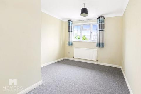 10 Barrowgate Way, Bournemouth, BH8 0HD