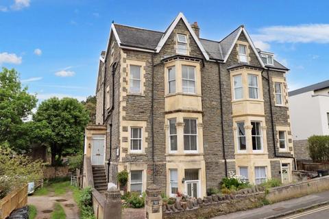 2 bedroom apartment to rent, Leagrove Road, Clevedon