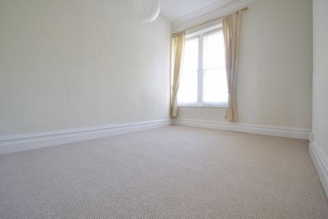 2 bedroom apartment to rent, Leagrove Road, Clevedon