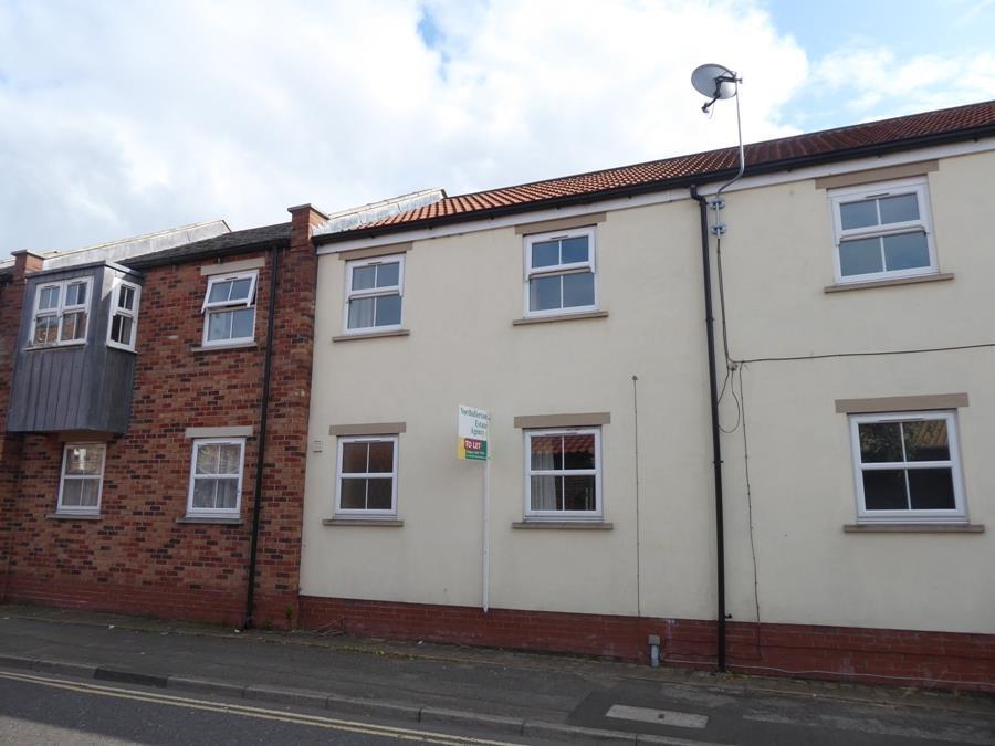 Applegarth Terrace, Northallerton 2 bed terraced house £565 pcm (£130 pw)