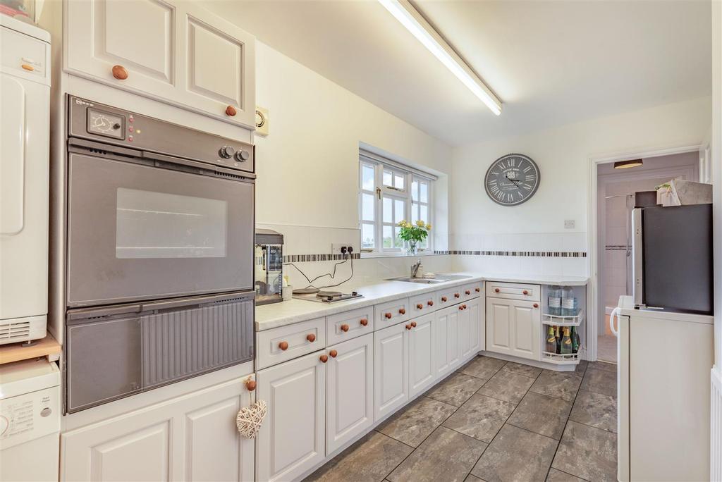 8499723-interior19.jpg