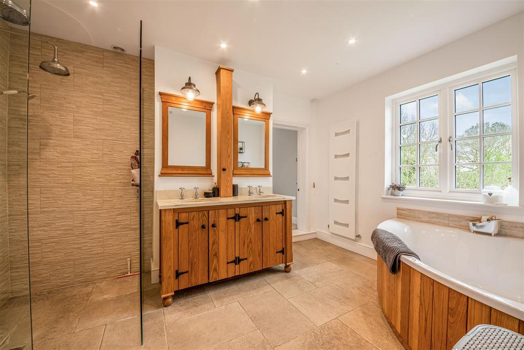 8499723-interior32.jpg