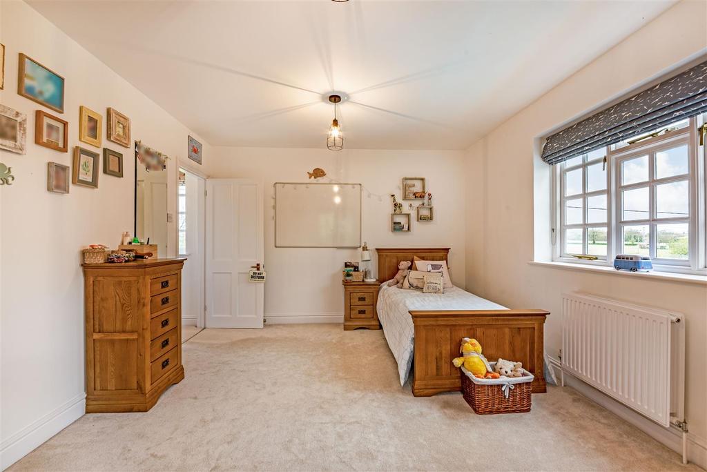 8499723-interior25.jpg