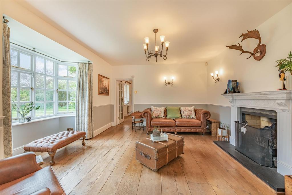 8499723-interior16.jpg