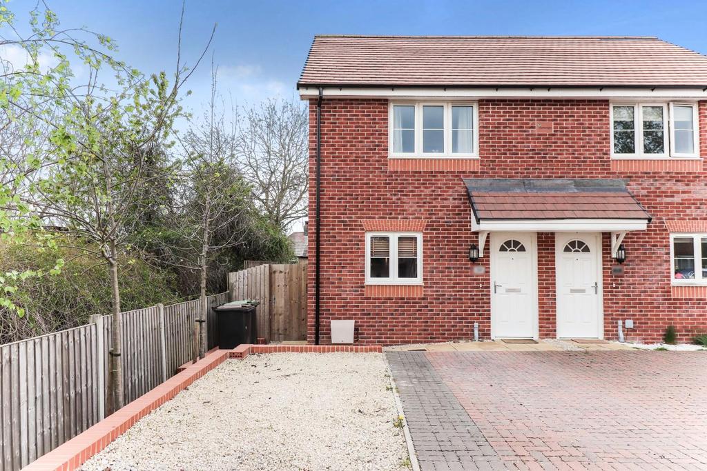 Maize Way, Nuneaton 2 bed semidetached house £100,000