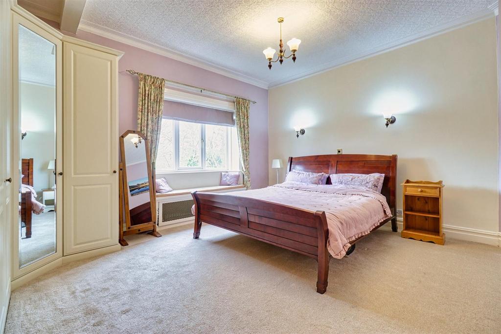 Downstairs main bedroom