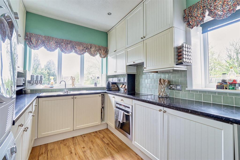 Fitted kitchen