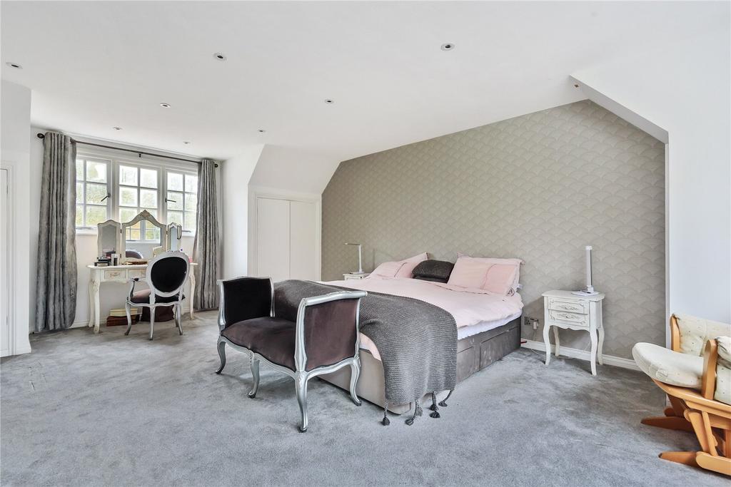Main Bedroom Suite