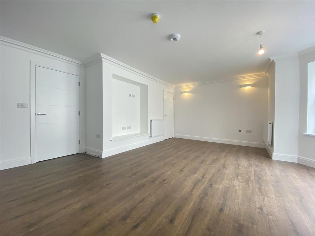 Flat 1, Tynemouth House, N15 4AT 1 bed flat £1,550 pcm (£358 pw)