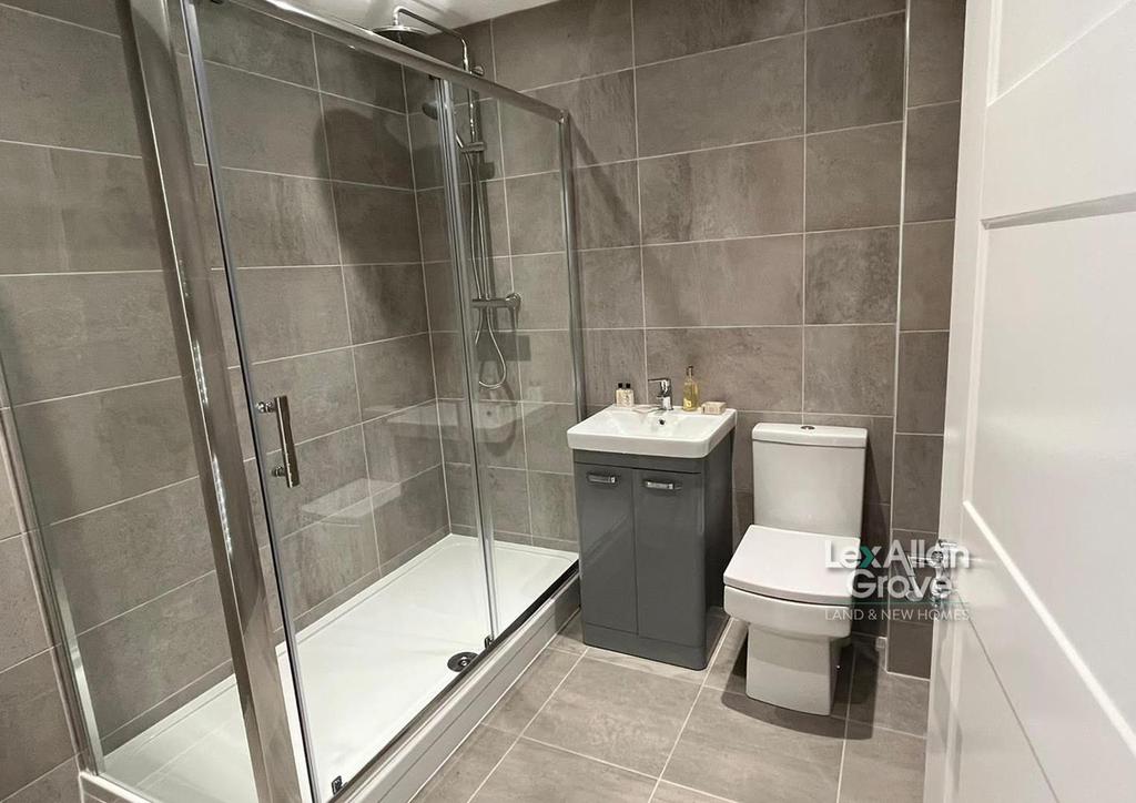 LANH Thorsten House Bathroom.jpg
