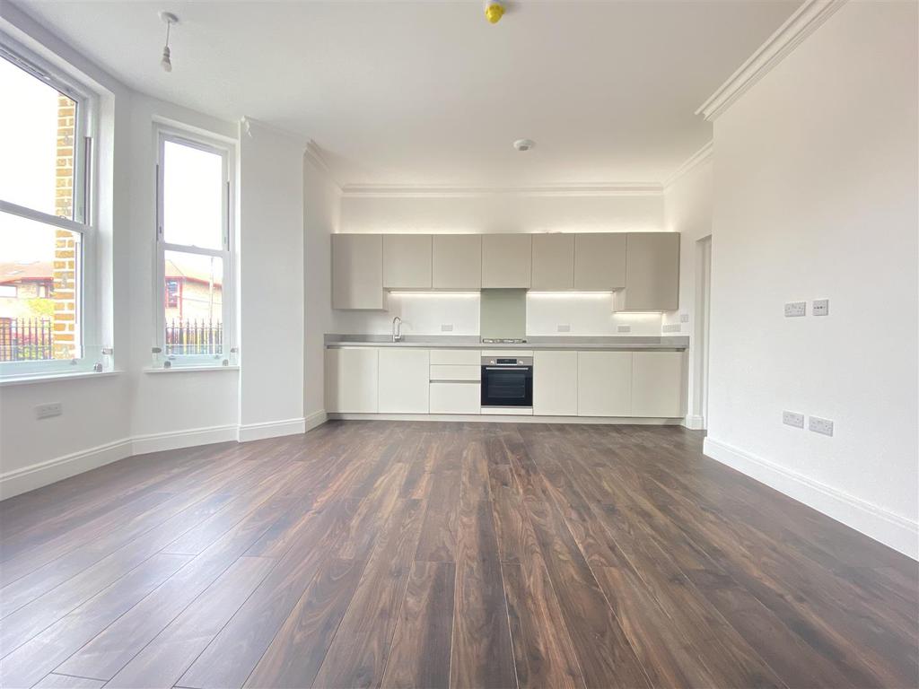 Flat 3, Tynemouth House, N15 4AT 1 bed flat £1,450 pcm (£335 pw)