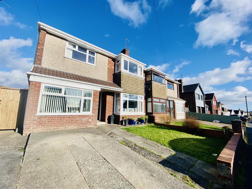Ash Grove, Killay, Swansea 3 bed semidetached house £295,000