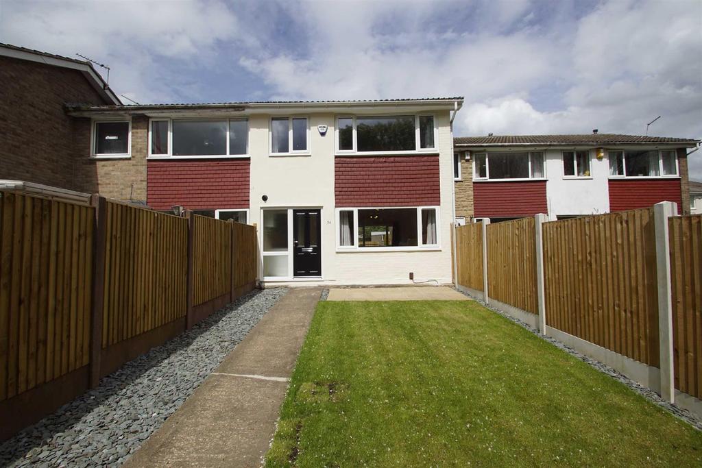 Gibson Drive, Leeds 3 bed terraced house £850 pcm (£196 pw)