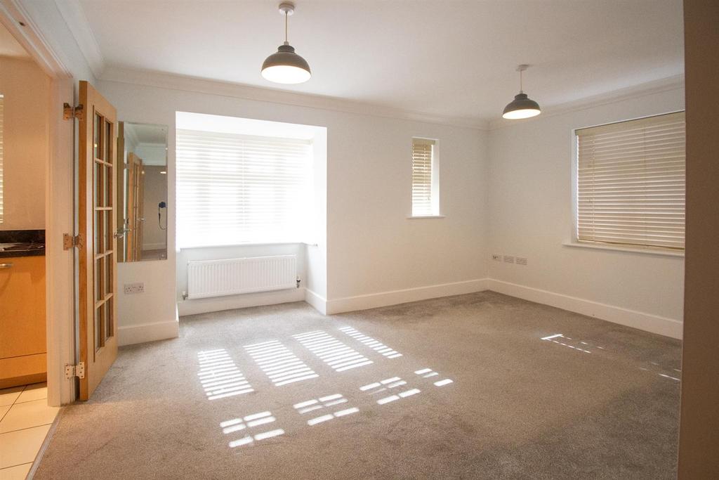 2 Corinth Court - Living Room-2.jpg