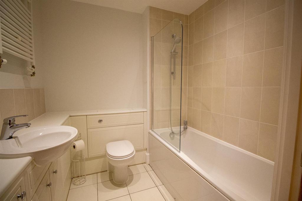 2 Corinth Court - Bathroom.jpg