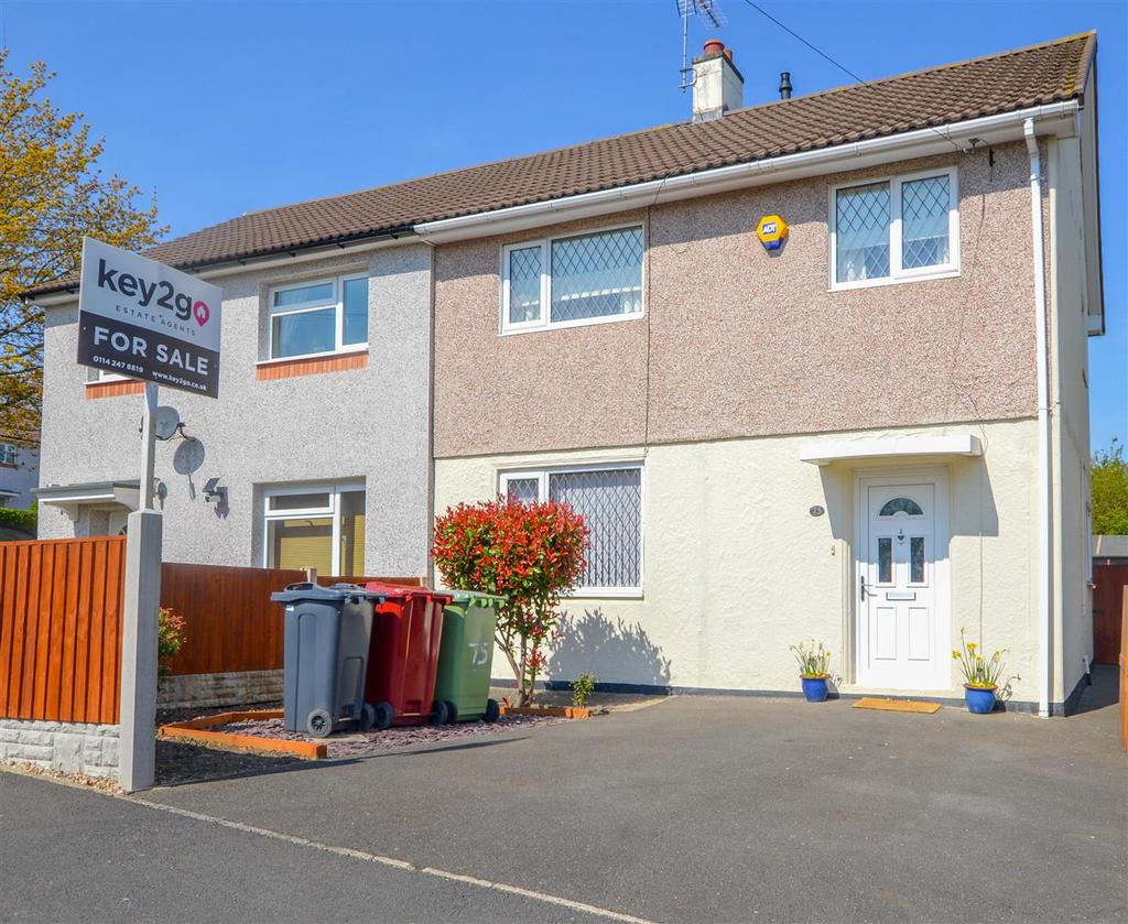 The Wynd, Renishaw, Sheffield, S21 3 bed semidetached house £110,000