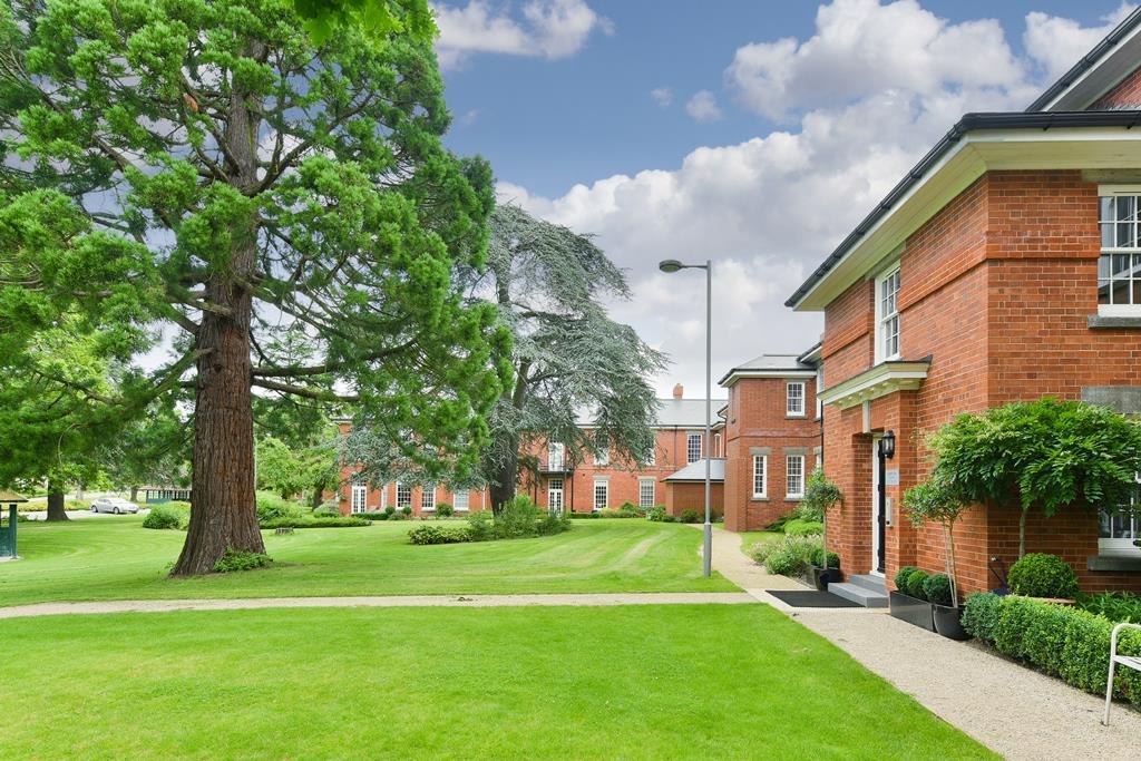 7 Dartford Court, Glanville Way, Epsom (3 of 4).jp