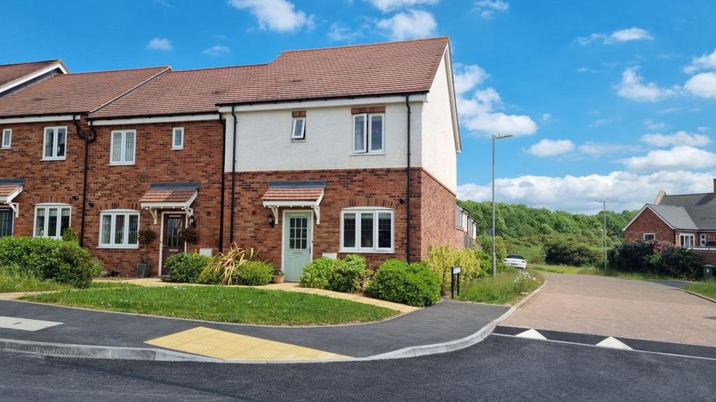 7 Drive, Hagley 3 bed terraced house £1,200 pcm (£277 pw)