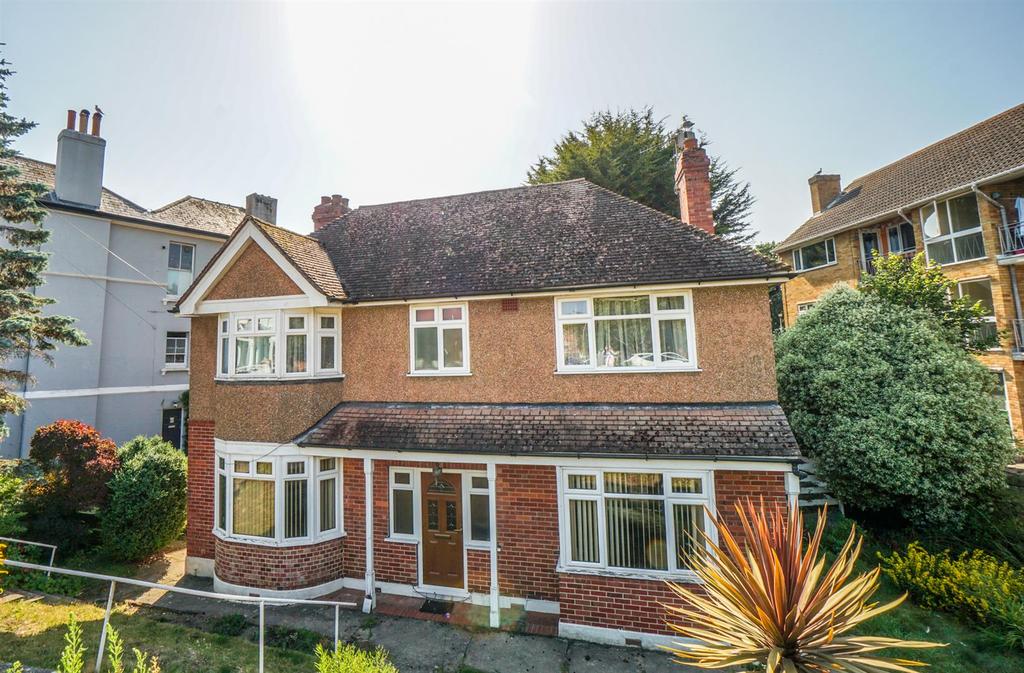 St Helens Park Road, Hastings 3 bed detached house for sale £375,000