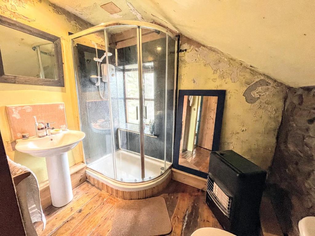 Shower room/w.c.