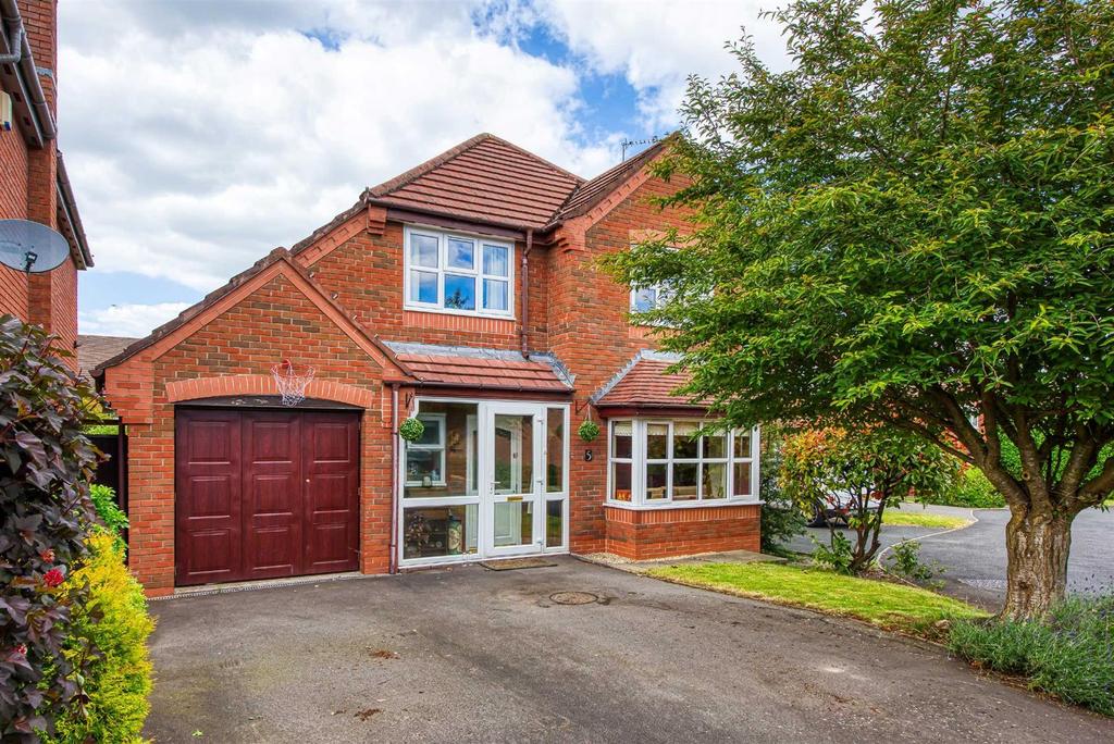 Spring Meadow Close, Codsall, Wolverhampton 4 bed detached house for