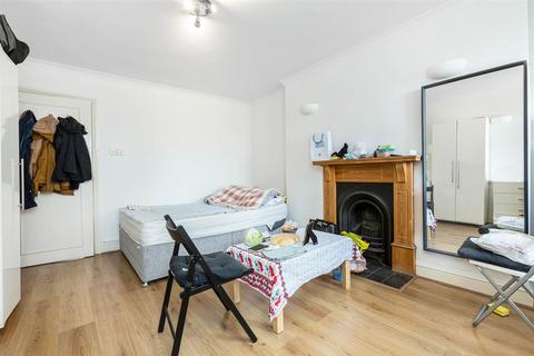 2 bedroom flat to rent - Upper Richmond Road, Putney SW15