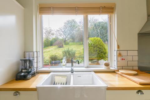11 Glyn Vale, Bristol, BS3 5JD
