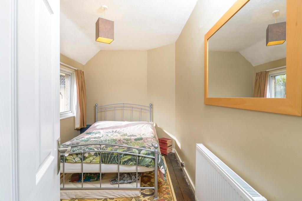 ELAVNYLG11 - Bedroom C.jpg