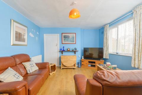 11 Glyn Vale, Bristol, BS3 5JD