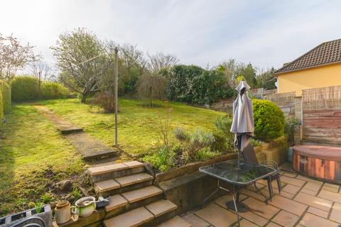 11 Glyn Vale, Bristol, BS3 5JD