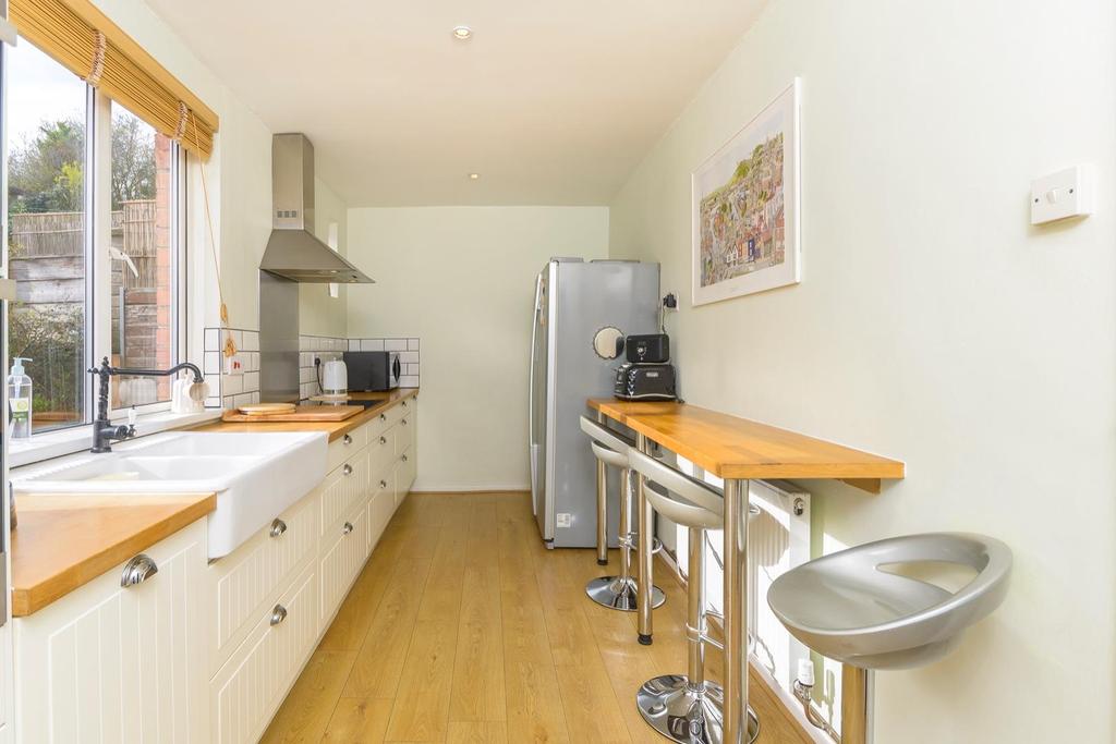 ELAVNYLG11 - Kitchen C.jpg
