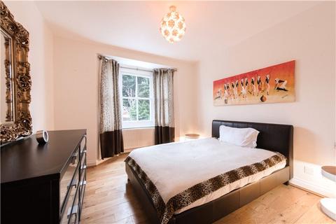 2 bedroom flat to rent, Bridgman Road, Chiswick, London