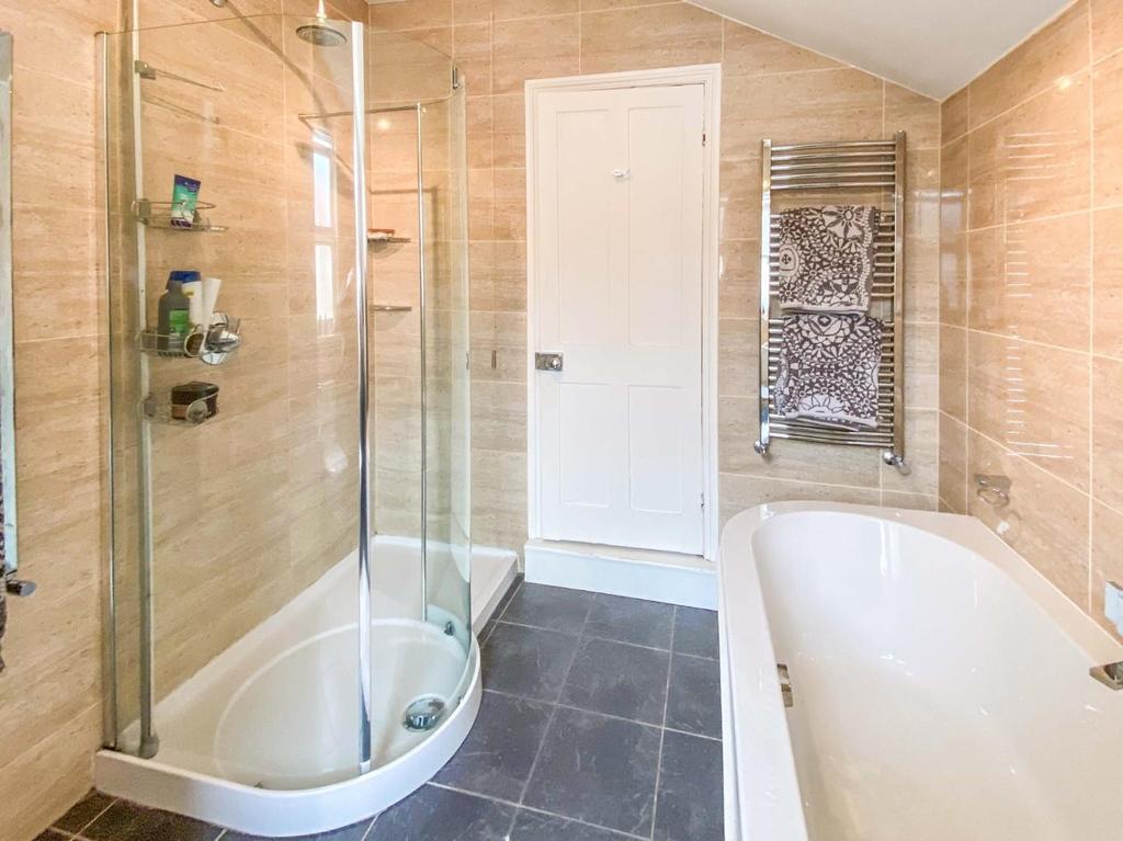 Bathroom.JPG