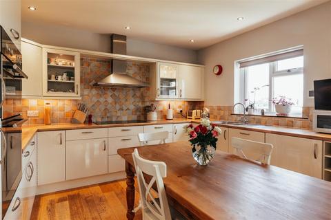 14 Bishops Meadow, Morchard Bishop, Crediton, EX17 6RA