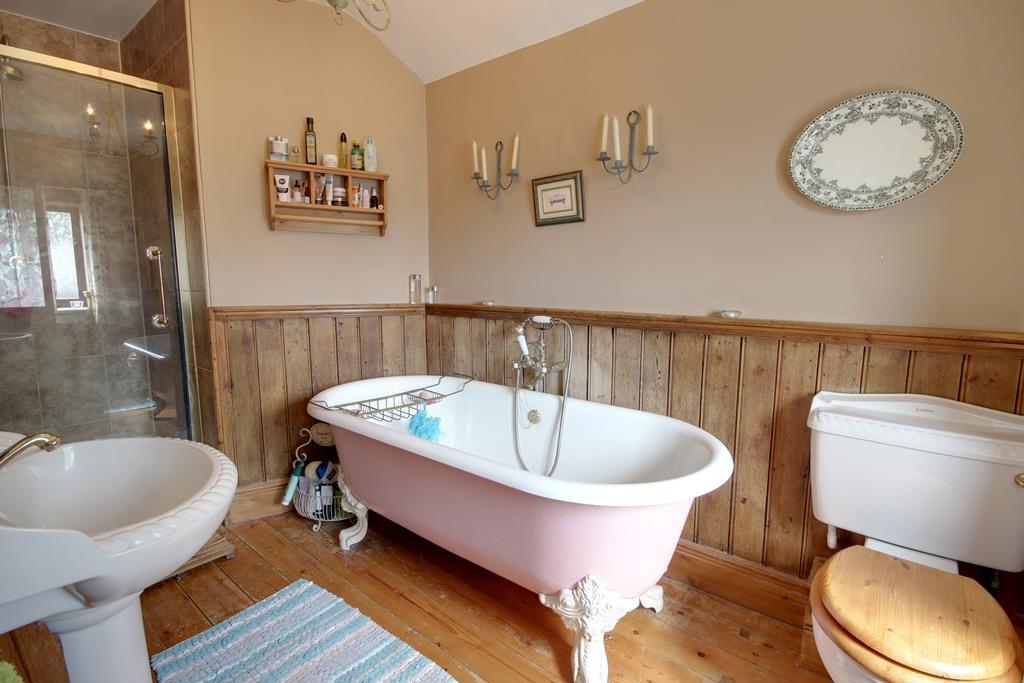 Ensuite bathroom