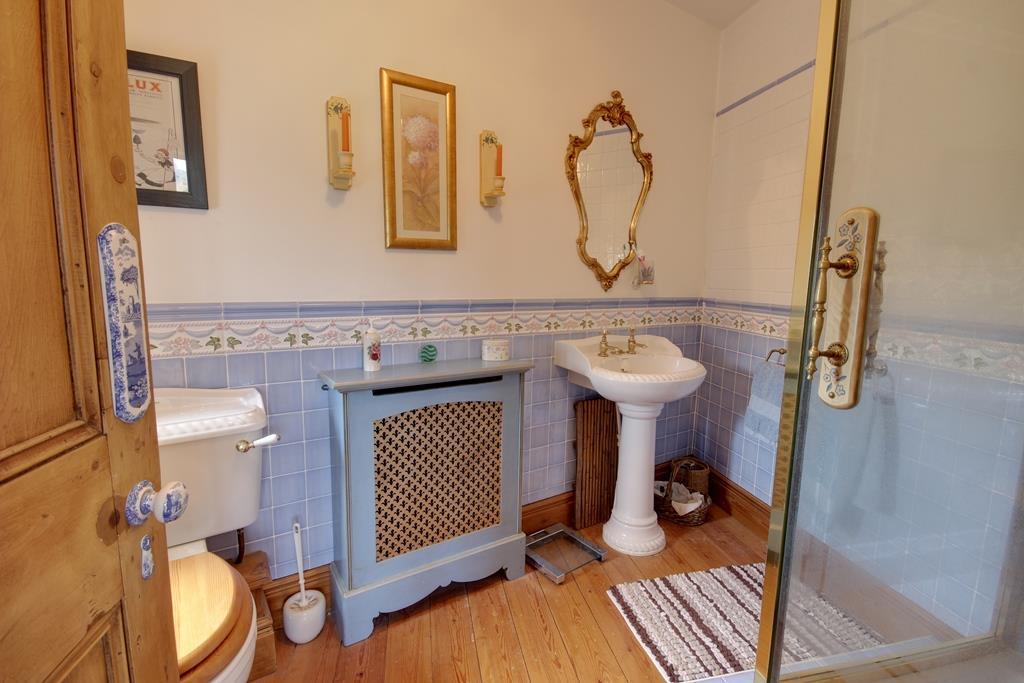 Ensuite shower room