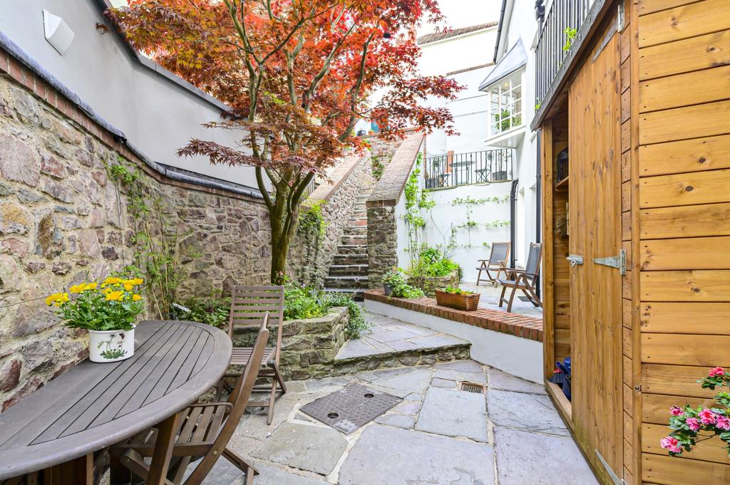 Courtyard Garden