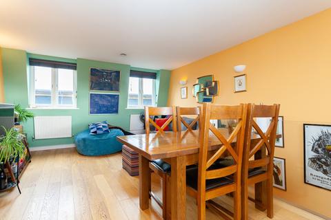 10 Valerio Mews, London, N1 4FB