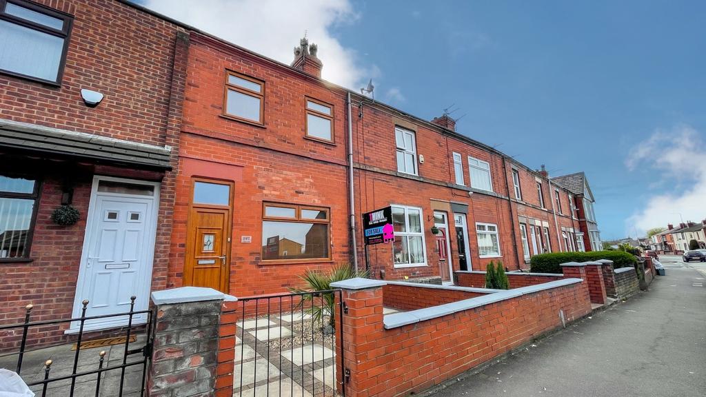 Clipsley Lane, Haydock, St. Helens, Merseyside, WA11 3 bed terraced house £140,000