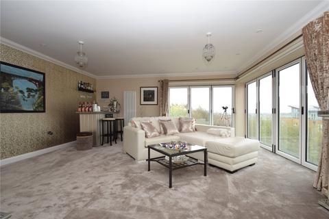 3 bedroom penthouse for sale, Holbeck Hill, Scarborough, North Yorkshire, YO11