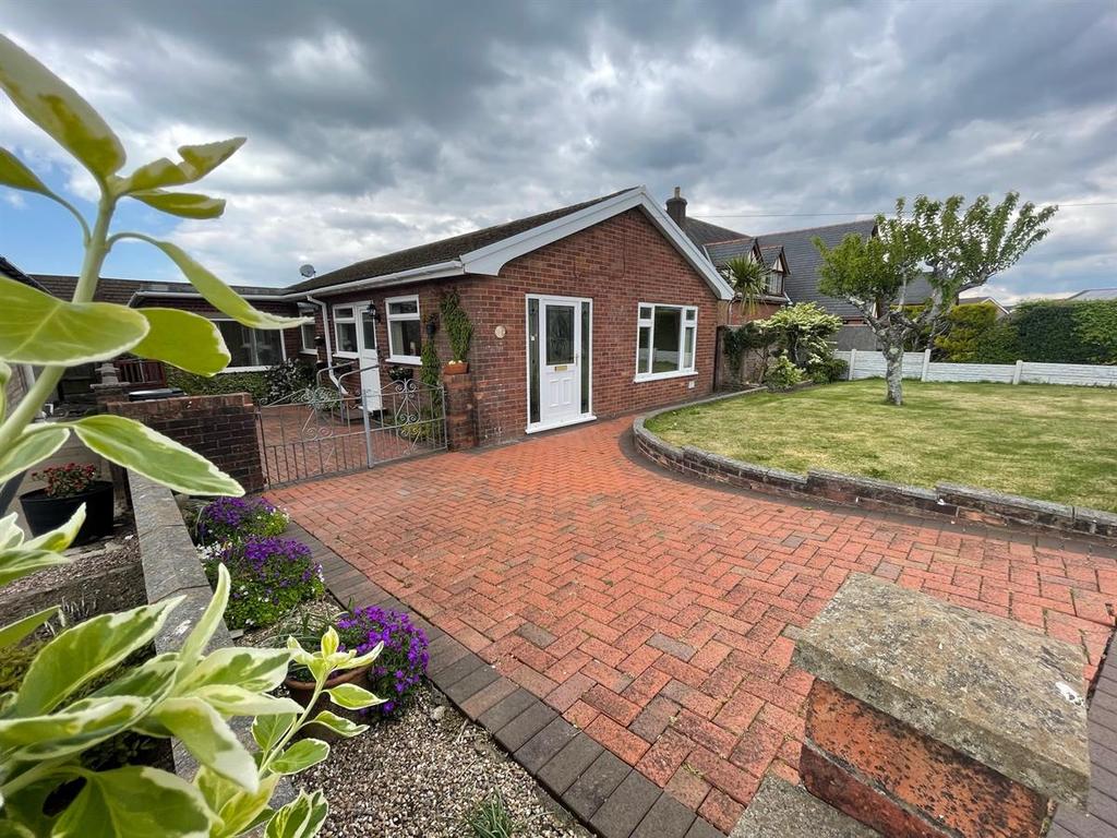 Delffordd, Rhos, Pontardawe, Swansea 2 bed bungalow £239,000