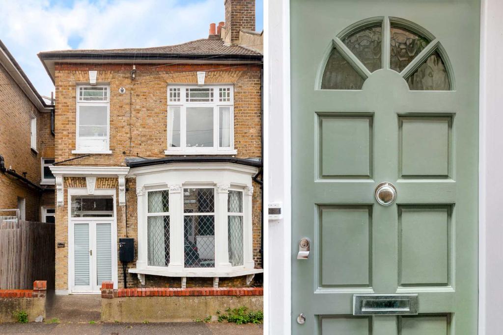 Trossachs Road East Dulwich SE22 8PY 3 bed £1,900 pcm (£