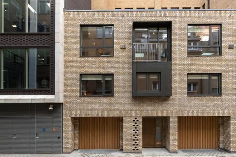 3 bedroom terraced house to rent - Rose & Crown Yard, London, SW1Y.
