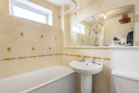 80 Willmore End, London, SW19 3DF