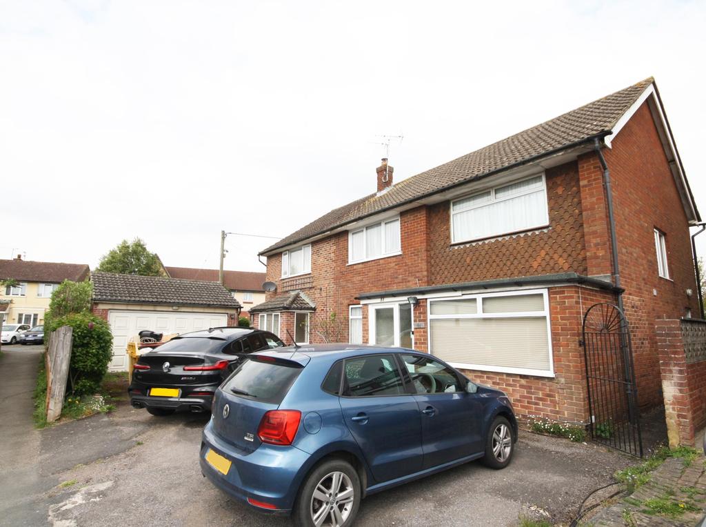 Clarendon Drive, Royal Wootton Bassett, Wiltshire, SN4 8BU 1 bed