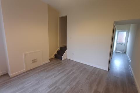 2 bedroom end of terrace house to rent, Willingham St, Grimsby, DN32